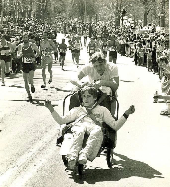 Team Hoyt athletes racing together